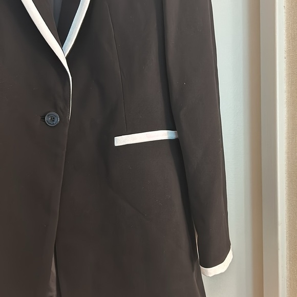 Alice + Olivia Breann Long Fitted Blazer with Piping, Black NWOT - Picture 5 of 9